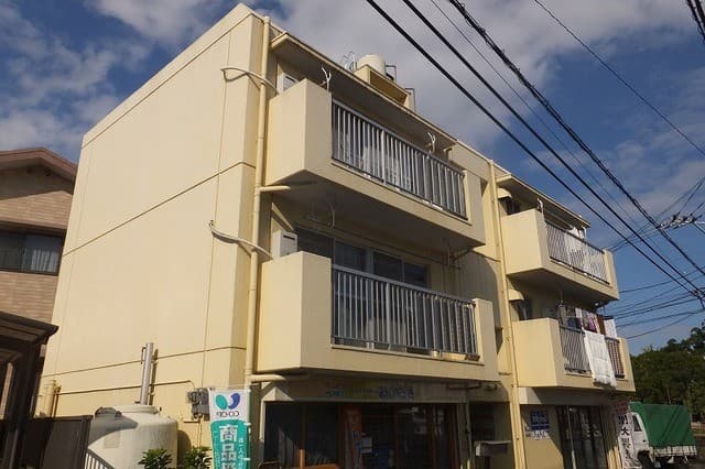 芸短コーポの外観写真