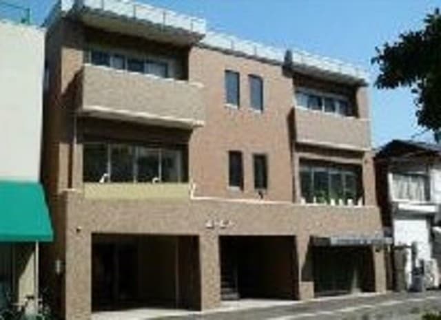 遊歩ビルの外観写真