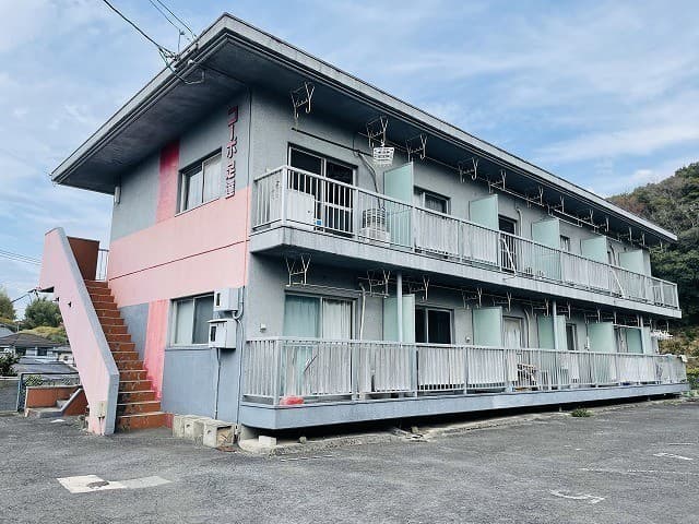 コーポ足達の外観写真