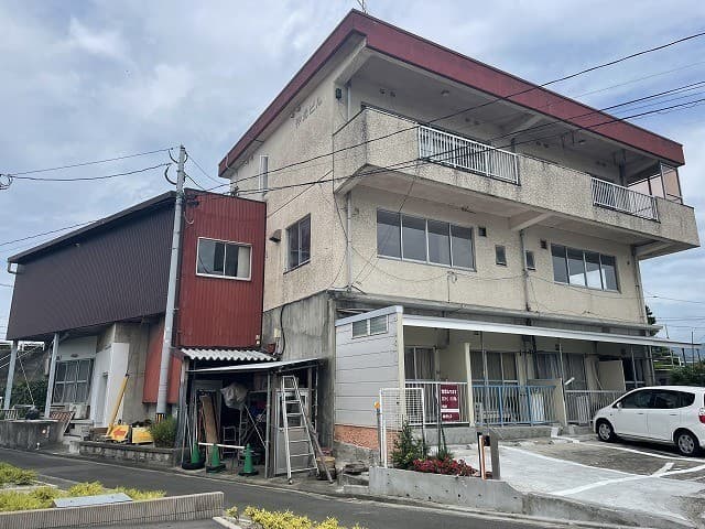 伸光ビルの外観写真