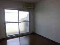 写真は別部屋です