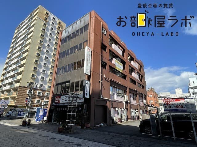 九信ビルの外観写真