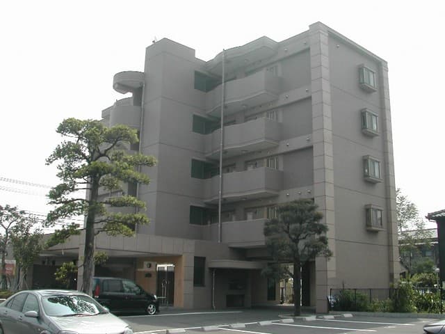 エレガンス日岡の外観写真