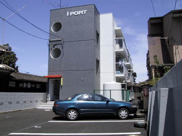 アイポートの外観写真