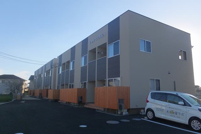 シャルマン皆春の外観写真