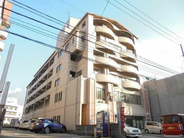 高山ビルの外観写真