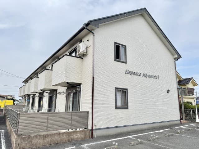 エレガンス宮本の外観写真