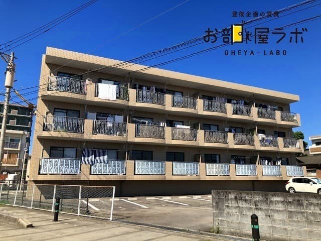 アグリス・アベの外観写真