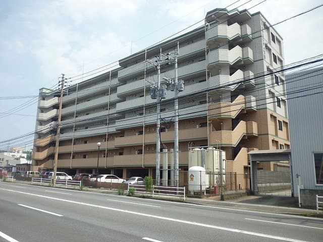 ロイヤルシティ下郡　３０２号の外観写真