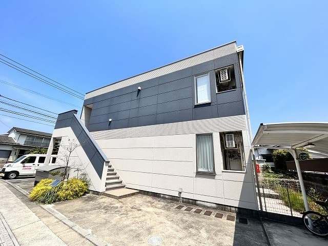 フェリーチェコート