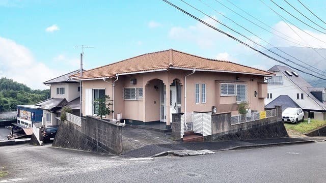 雄城台戸建貸家の外観写真