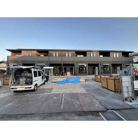 モナ　コシネルの外観写真