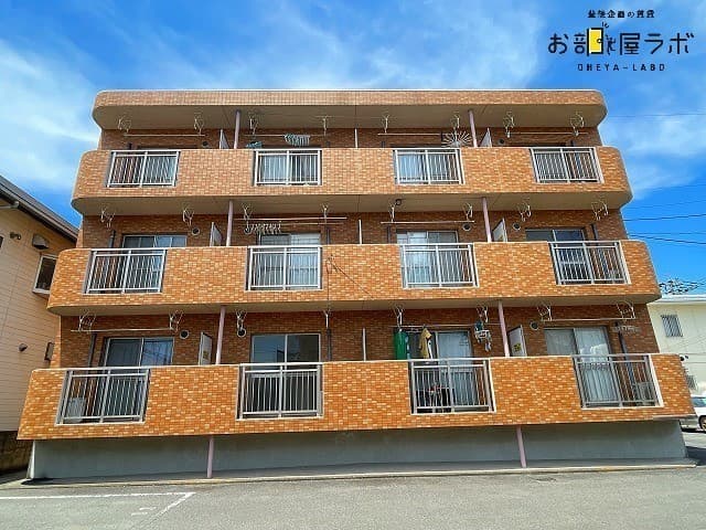 アーバンキムズの外観写真