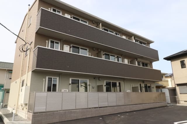 シュクル・エタージュの外観写真