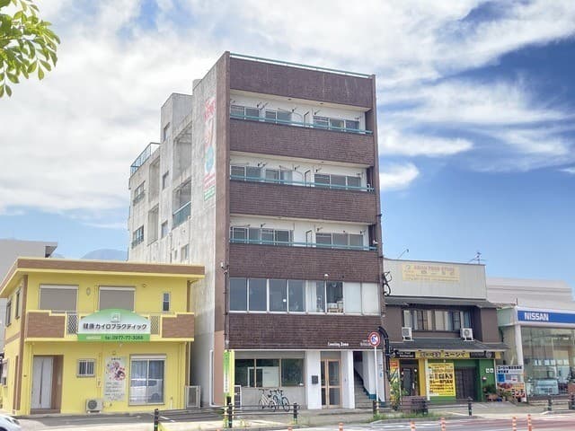 ｓｏｃｉａｌ　ａｐａｒｔｍｅｎｔ　若草共同住宅の外観写真