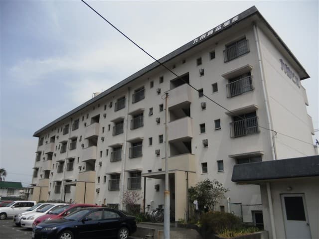 九殖　ビルの外観写真