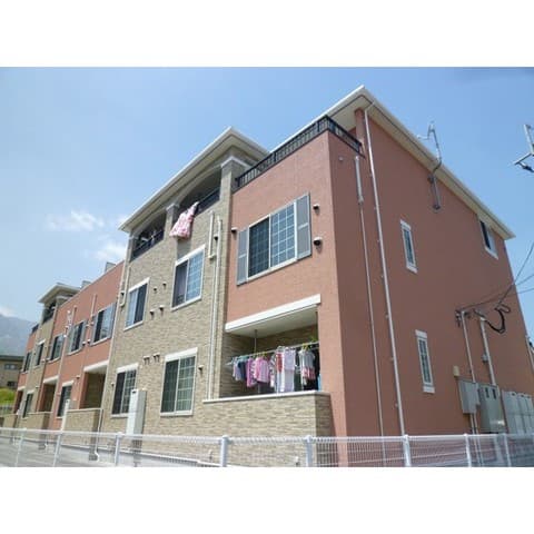 ロイヤル・フィオーレＢの外観写真