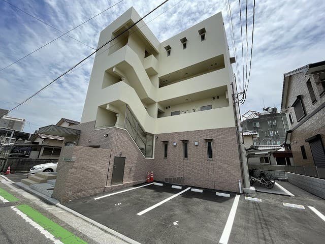 勢家エムケイビルの外観写真