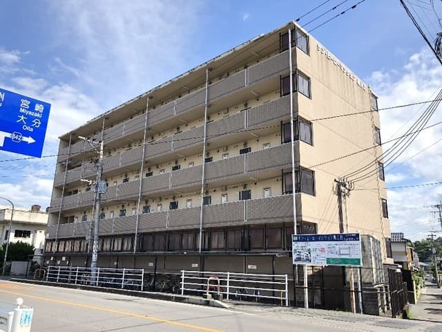 サンヒーローマンション亀川2の外観写真
