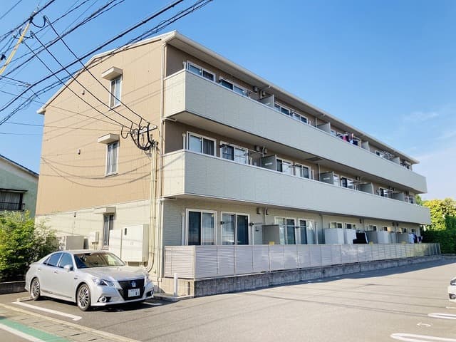 プレミアム八番館の外観写真